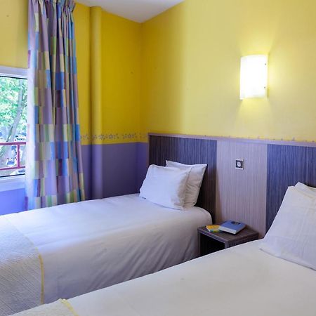 Brit Hotel Le Lion D'Or Chinon Exterior foto