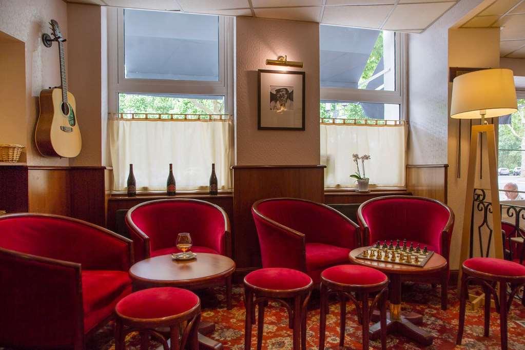 Brit Hotel Le Lion D'Or Chinon Instalações foto