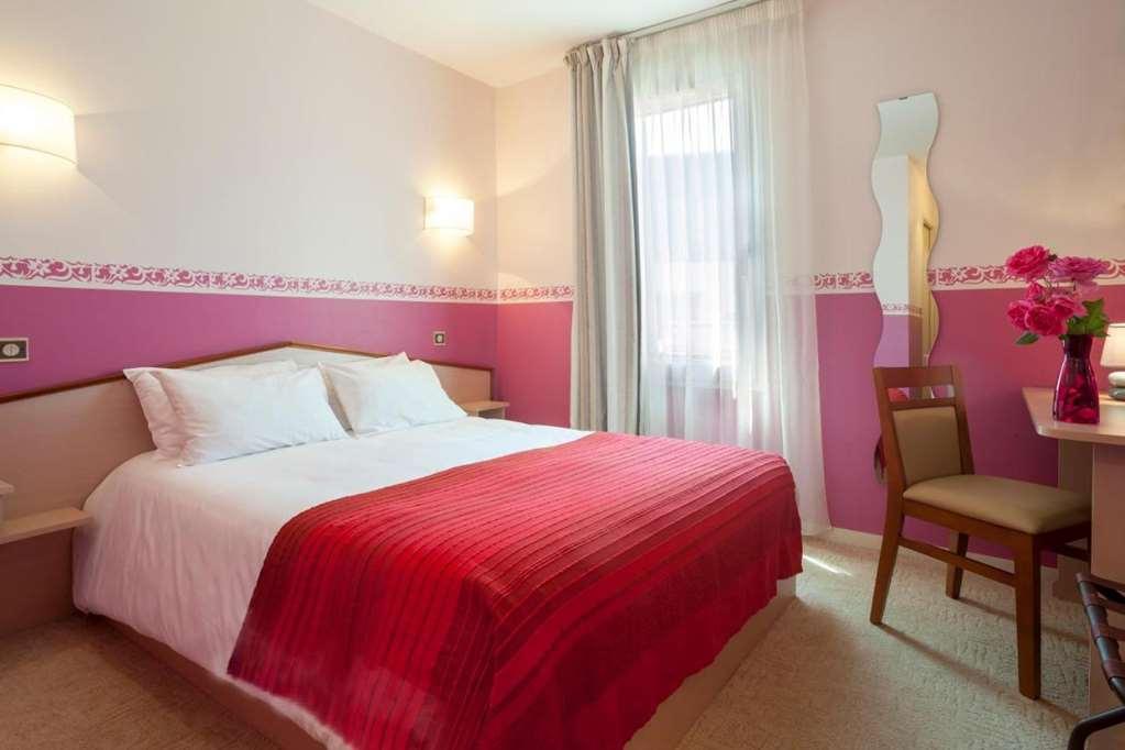 Brit Hotel Le Lion D'Or Chinon Quarto foto